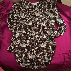 Veronica Beard 100% Silk Patterned Blouse.